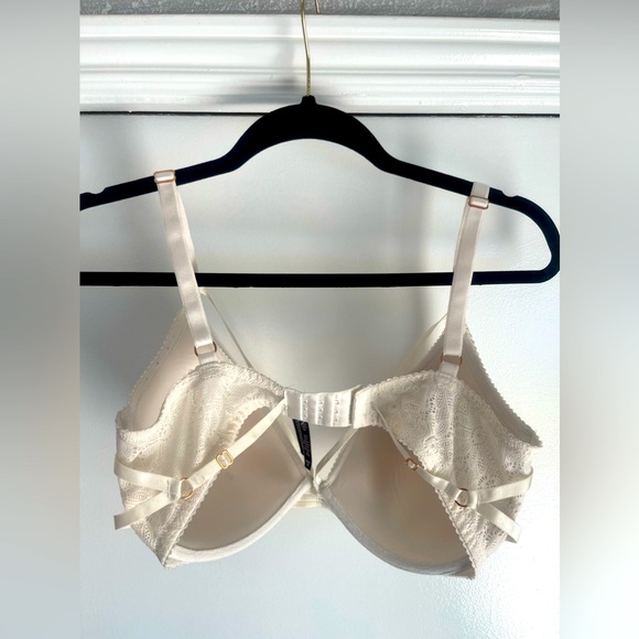 36DDD worn twice Victoria secret bra - Picture 3 of 3